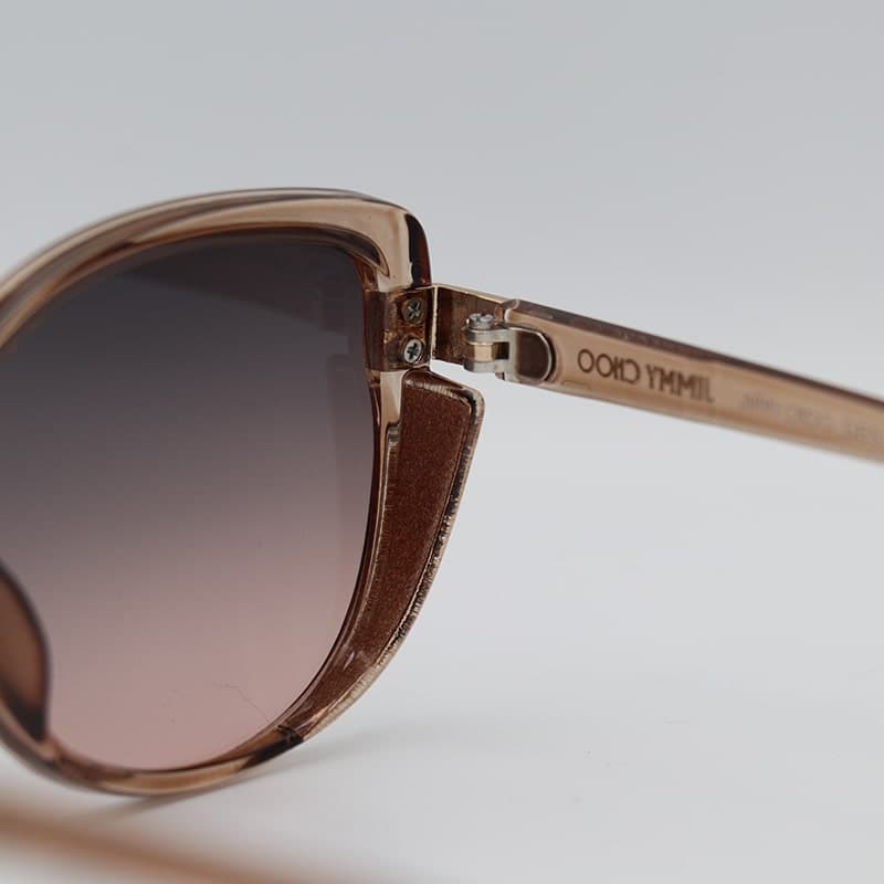 عینک آفتابی زنانه شاین دار با فریم گربه ای و عسلی Jimmy Choo مدل 1005 — تصویر ۳