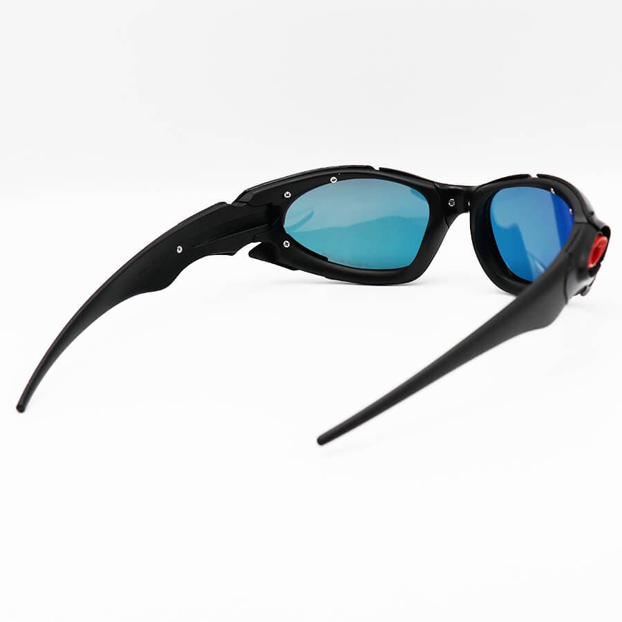 عینک آفتابی OAKLEY با فریم رنگ مشکی، لنز پلاریزه، آینهای و رنگ قرمز به همراه پک اصلی مدل 9367 — تصویر ۴