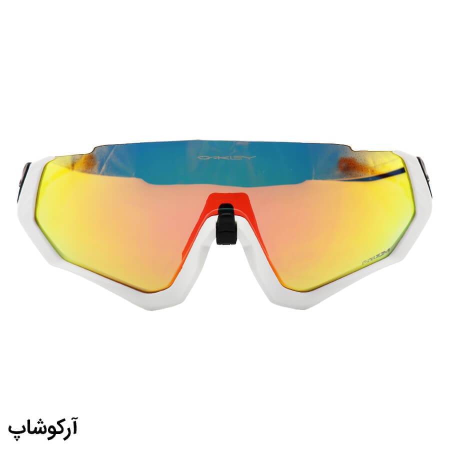 عینک ورزشی اوکلی با فریم سفید رنگ، 3 کاور لنز قابل تعویض و تجهیزات کامل مدل OO9401-WR8 — تصویر ۳