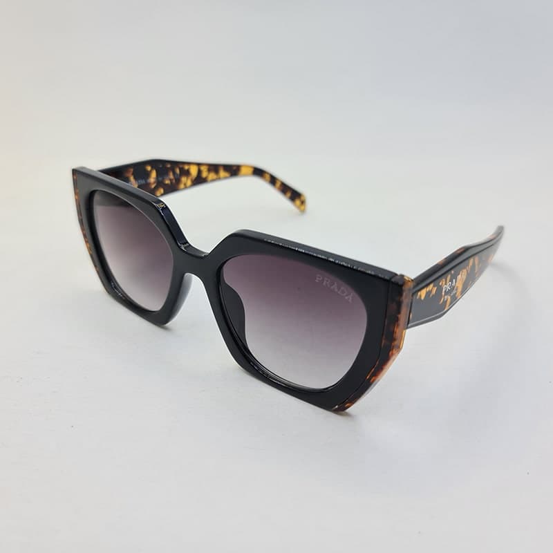 عینک آفتابی PRADA با فریم مشکی و دسته قهوه ای چند رنگ (پلنگی) مدل 2194 — تصویر ۵