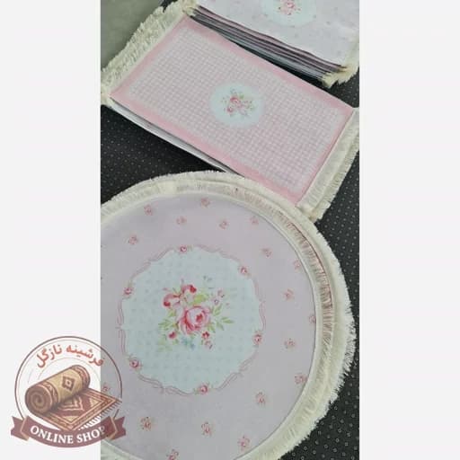 فرشینه | فرش چاپی برند چاپی مخمل ضد سُر رنگ صورتی — تصویر ۴