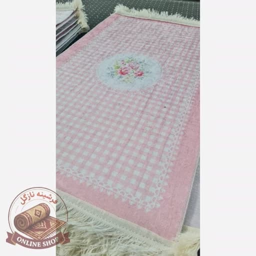 فرشینه | فرش چاپی برند چاپی مخمل ضد سُر رنگ صورتی — تصویر ۲