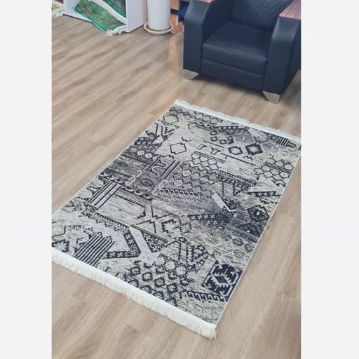 فرشینه مخمل ترک لوکس | طرح انتزاعی هندسی مدرن طوسی مشکی با رگه‌های طلایی | زیره ضدلغزش و ضد حساسیت کد U173 — تصویر ۶