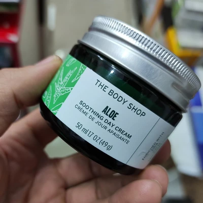 کرم روز آلوئه ورای بادی شاپ مخصوص پوست های خشک و حساس ALOE کد 1915 — تصویر ۲