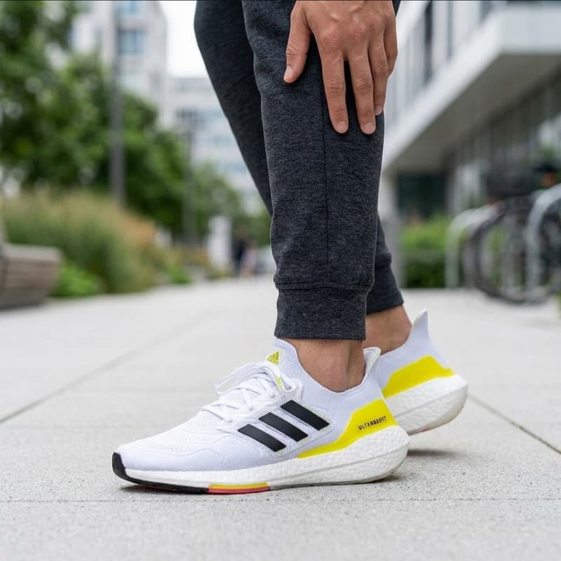 کفش رانینگ آدیداس مدل Ultraboost998 — تصویر ۵