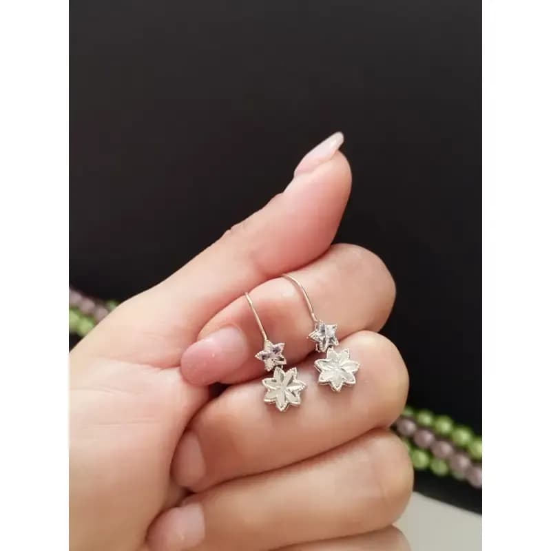 گوشواره نقره آویز زنانه عیار 925 با روکش طلا سفید طرح خاص — تصویر ۳