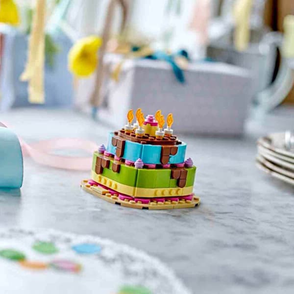 لگو سری Others مدل Birthday Party Cake کد 40815 — تصویر ۴
