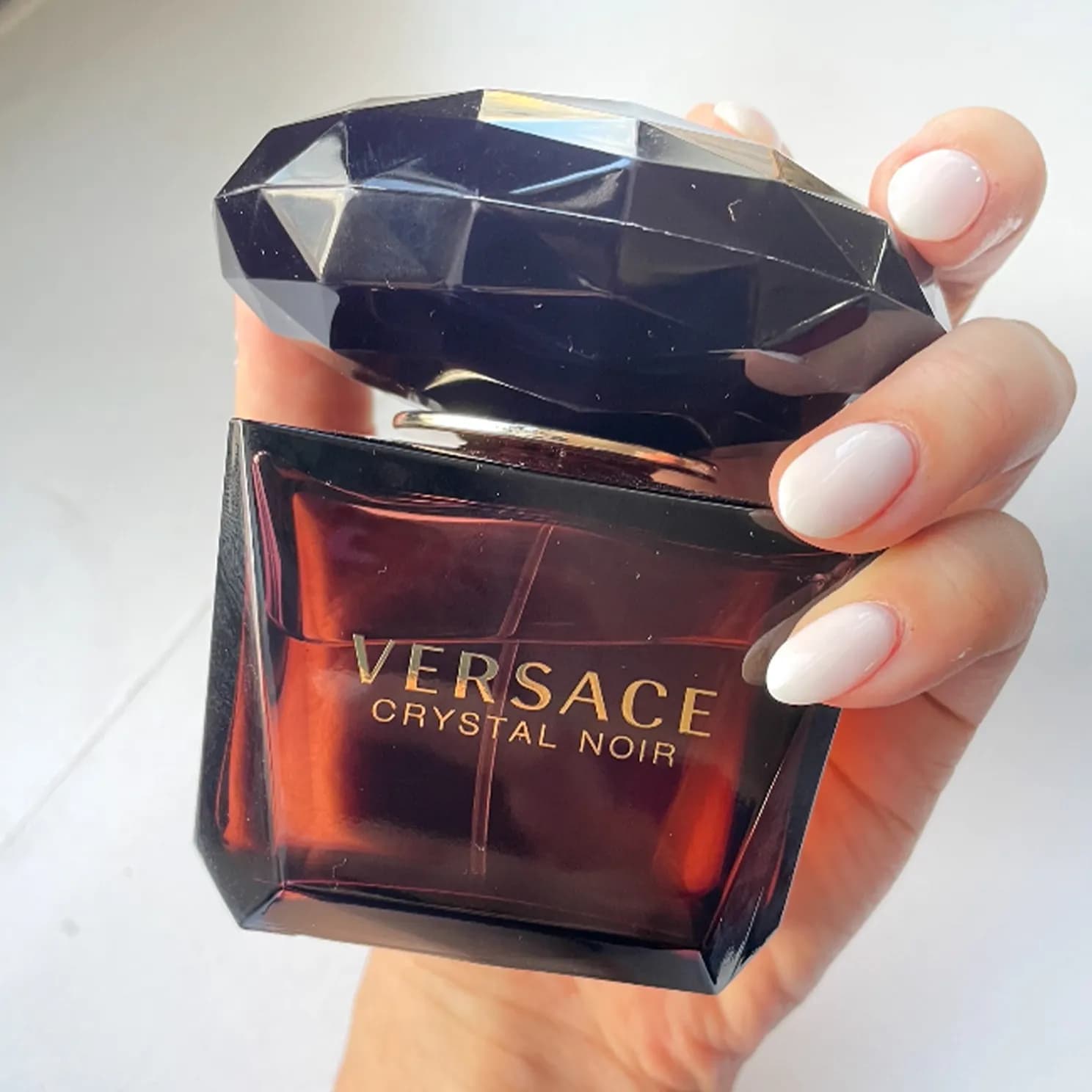 ادوتویلوت ورساچه کریستال نویر {زنانه} – versace crystal noir — تصویر ۴