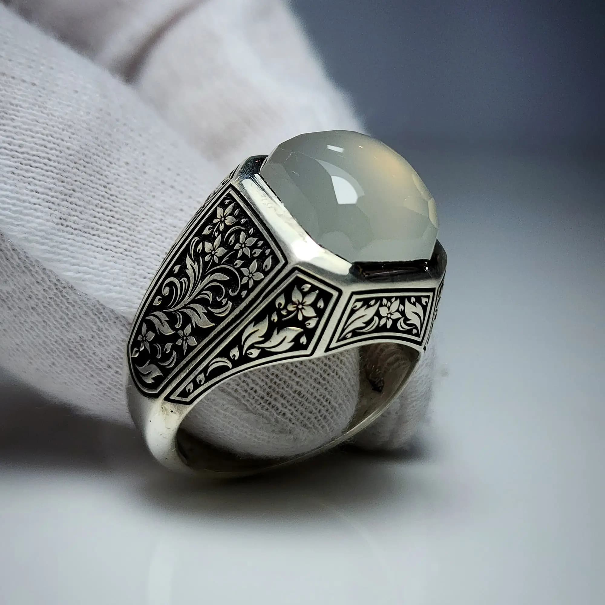 انگشتر عقیق نباتی یمنی دستساز و فاخر — تصویر ۲