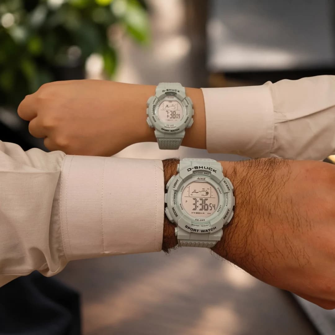 ست مردانه و زنانه ساعت مچی اسپرت آیک AIKE طرح G-SHOCK دیجیتالی مدل AK-999 – AK-998 رنگ آبی روشن به همراه جعبه و پاکت اورجینال — تصویر ۲