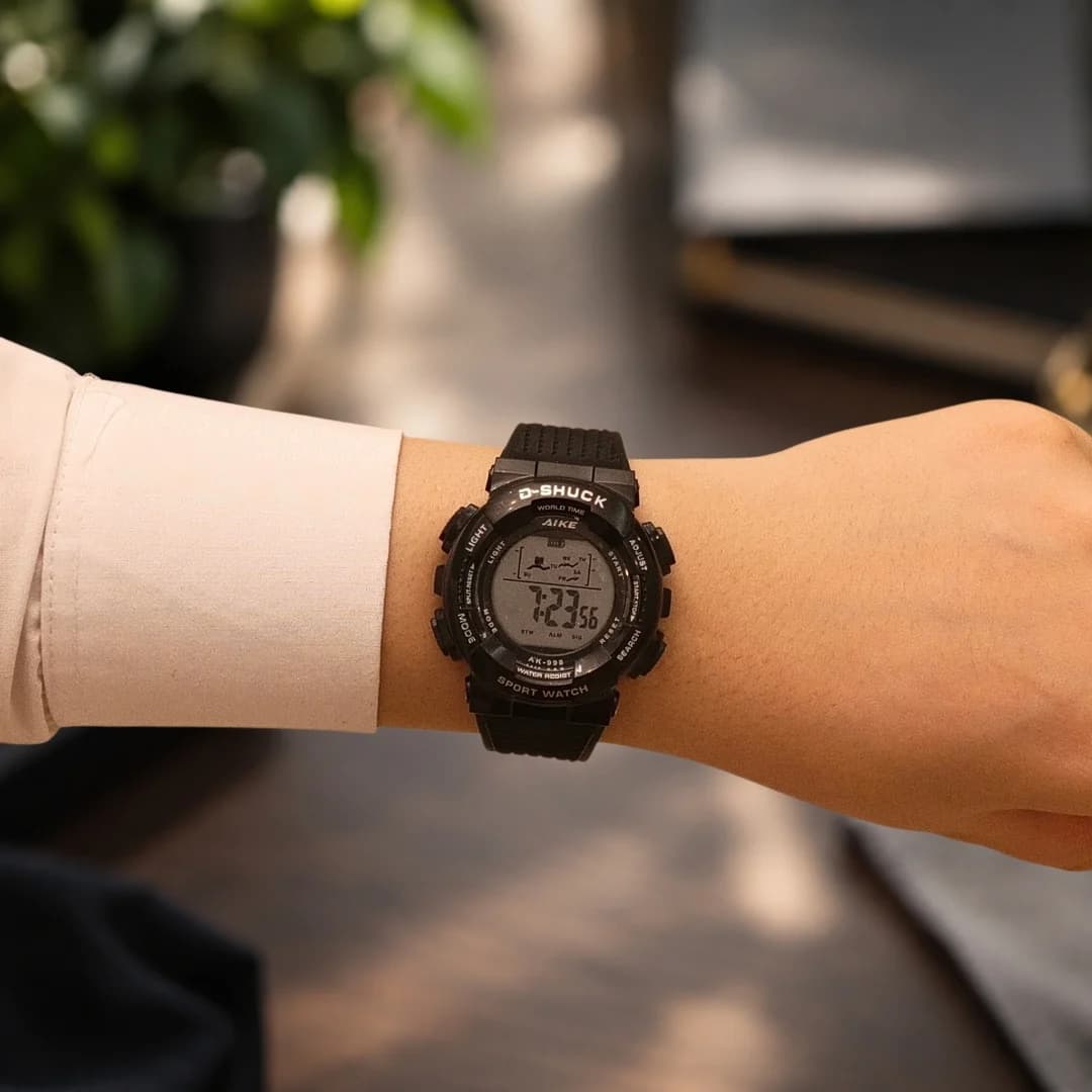 ست مردانه و زنانه ساعت مچی اسپرت آیک AIKE طرح G-SHOCK دیجیتالی مدل AK-999 – AK-998 رنگ مشکی به همراه جعبه و پاکت اورجینال — تصویر ۴