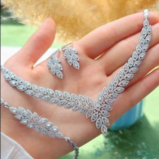 ست نقره زنانه | ست نقره 925 عیار | انگشتر نقره | گردنبد نقره | گوشواره نقره | سرویس نقره | جواهری خانوم سنگی — تصویر ۴