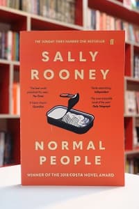 Normal People اثر Sally Rooney