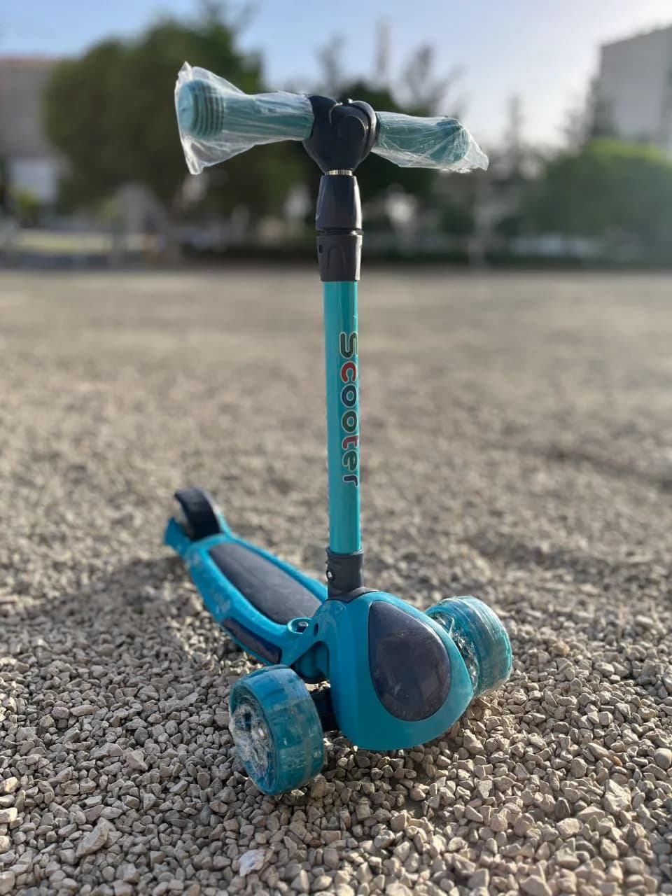 اسکوتر کودک صدادار و چراغ‌دار مدل 601/1228 — تصویر ۵