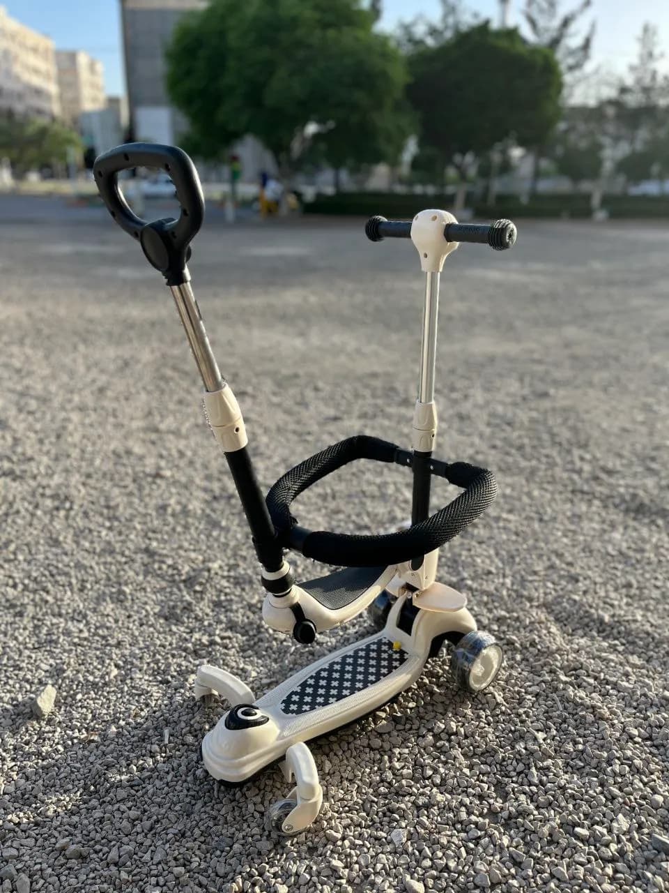 اسکوتر کودک محافظ‌دار مدل 619/1128 — تصویر ۳