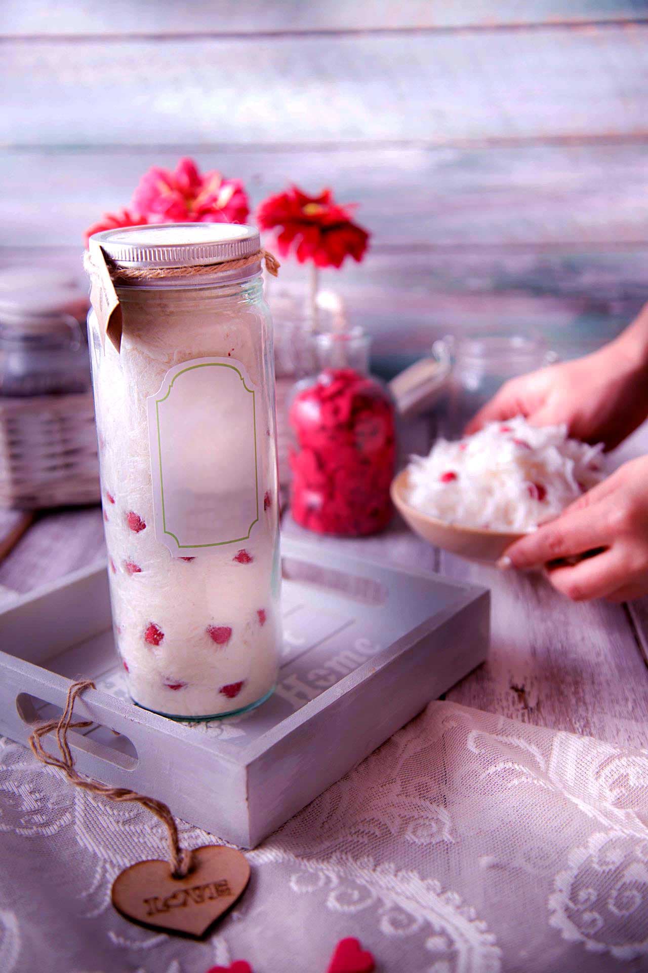 پشمک وانیلی با دراژه های رنگی
