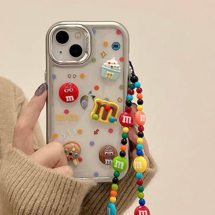 قاب آیفون m&m همراه با آویز