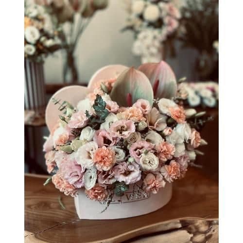 گل فروشی محدوده مرکز خرید مینا در تهران t4615
