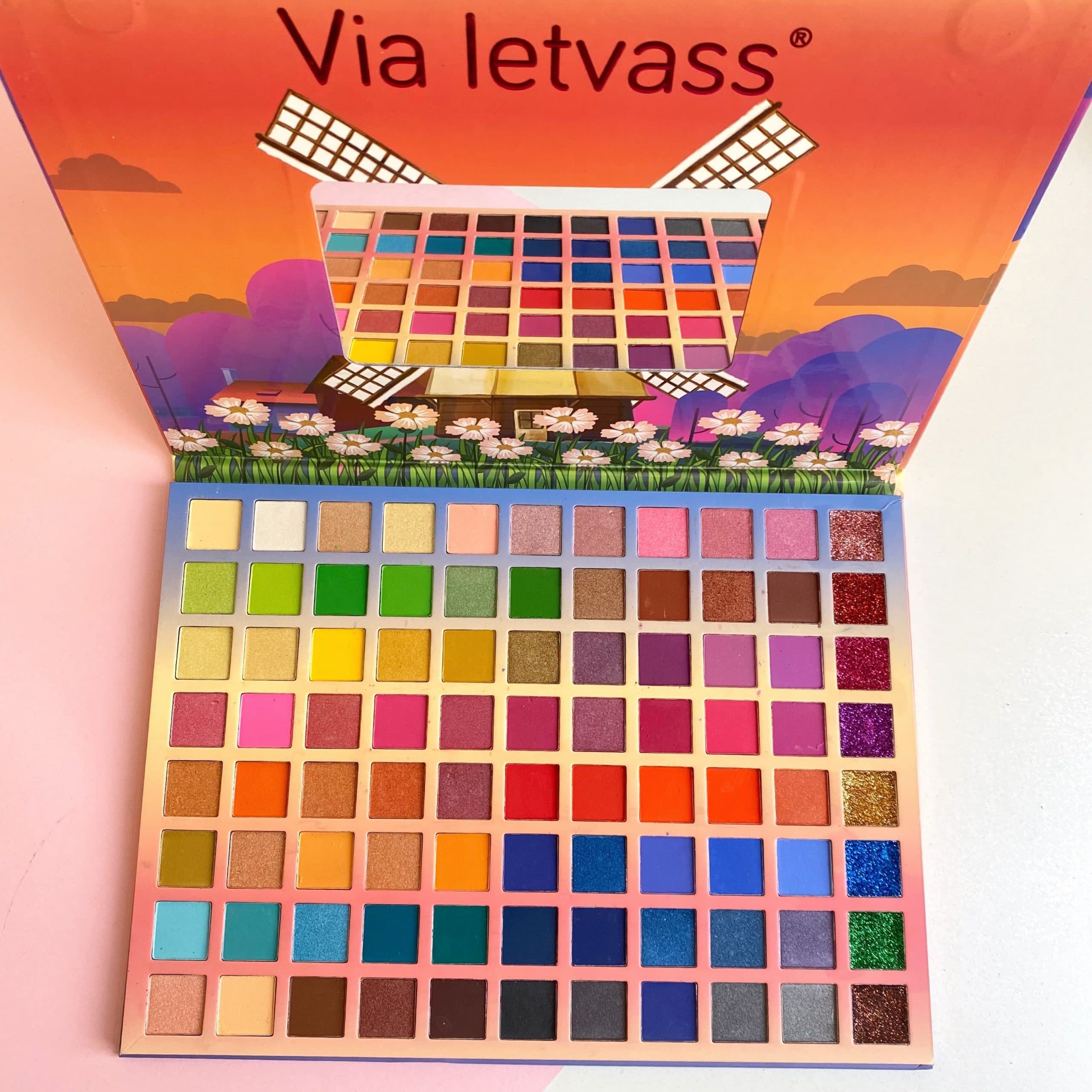 سایه چشم 88 رنگ Via letvass طرح آسیاب