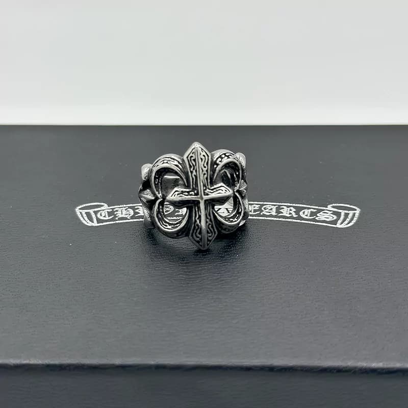 انگشتر کروم هارتز کد 3 (Chrome Hearts)
