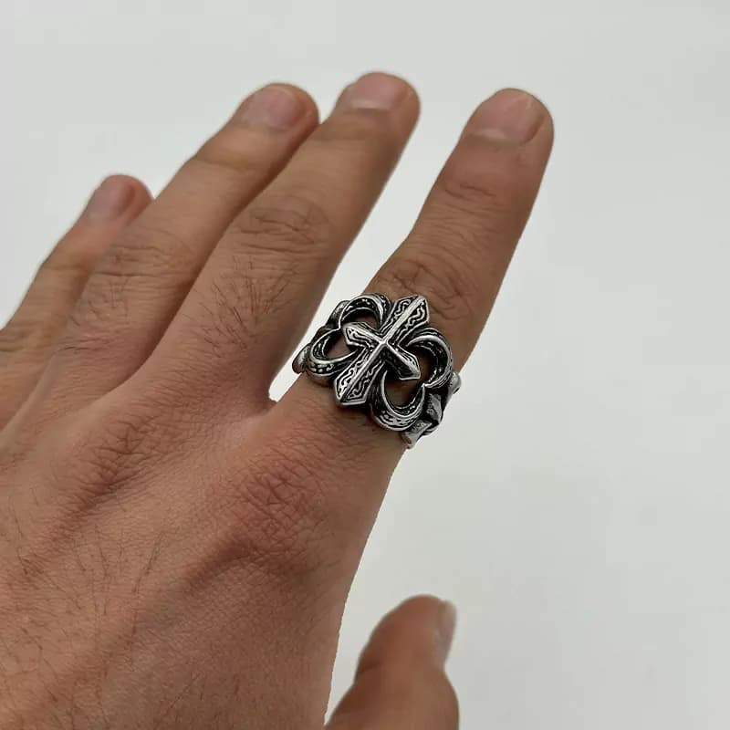 انگشتر کروم هارتز کد 3 (Chrome Hearts) — تصویر ۲