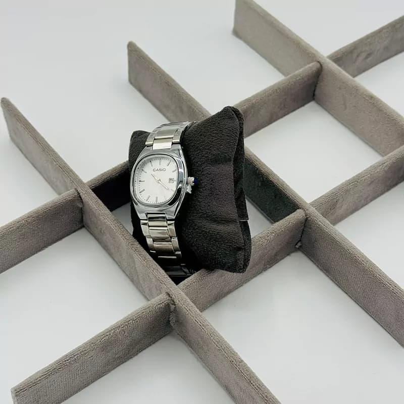 ساعت کاسیو Casio نقره ایی صفحه سفید — تصویر ۲