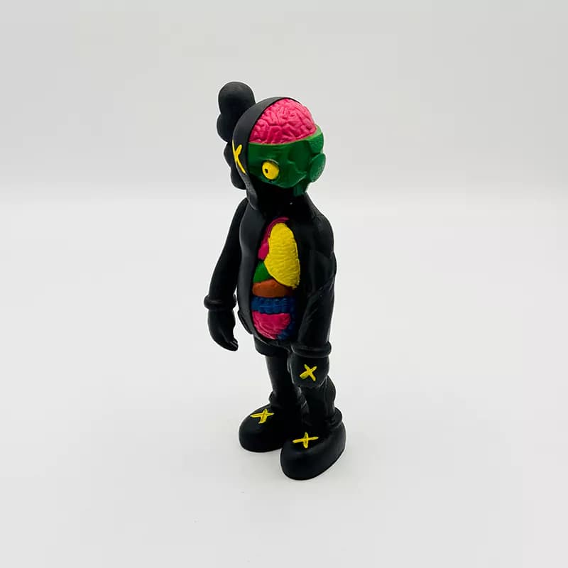 فیگور مجسمه کاوز Kaws — تصویر ۲