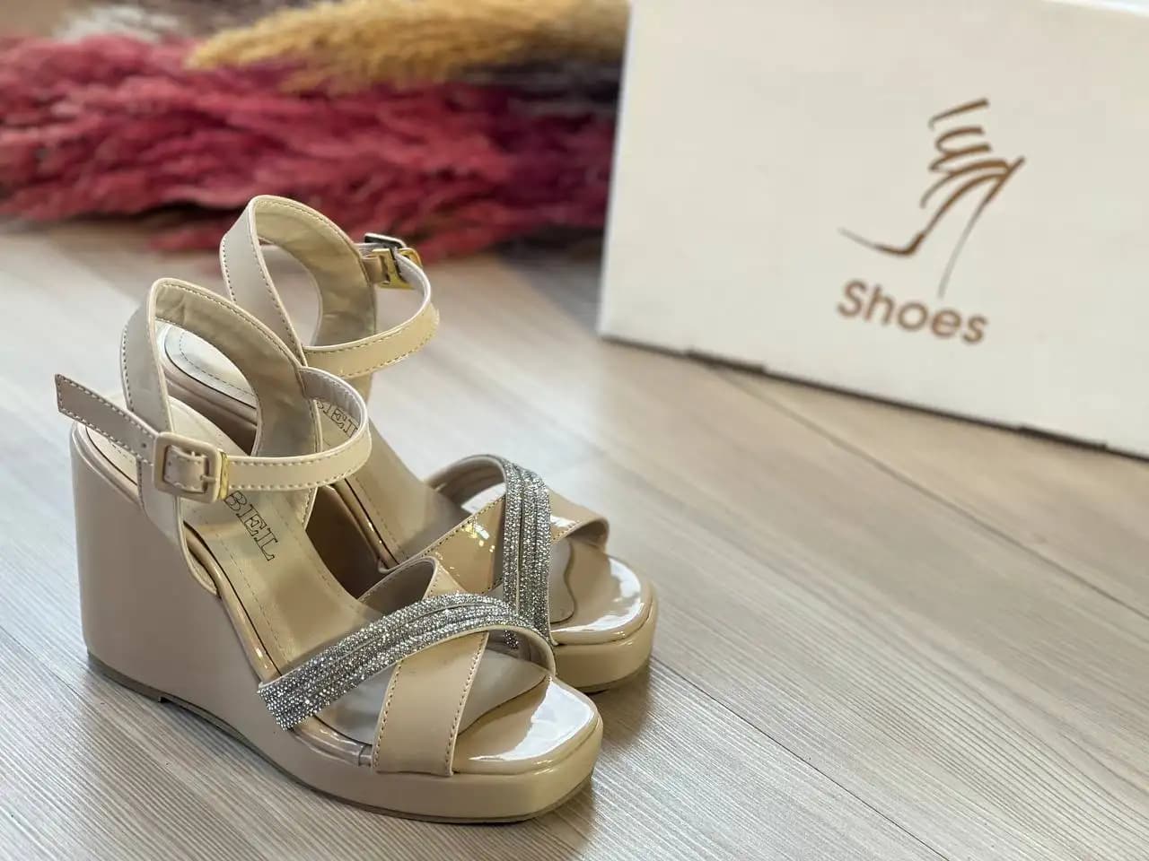 صندل مجلسی نگین‌وارداتی (کرم) کد 4641 — تصویر ۲