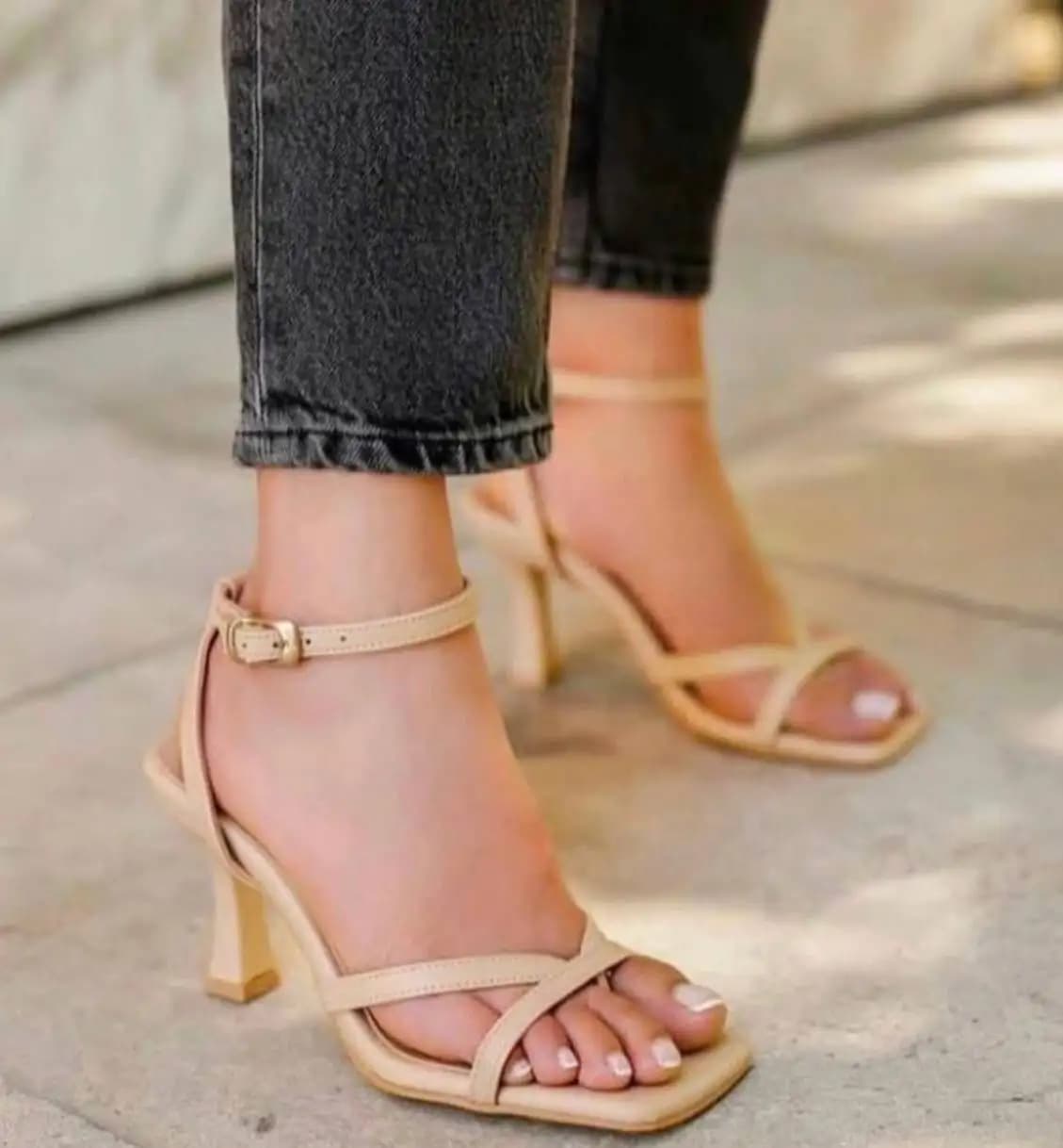صندل رویه چرم صنعتی درجه۱ ترک (کرم) کد 4638