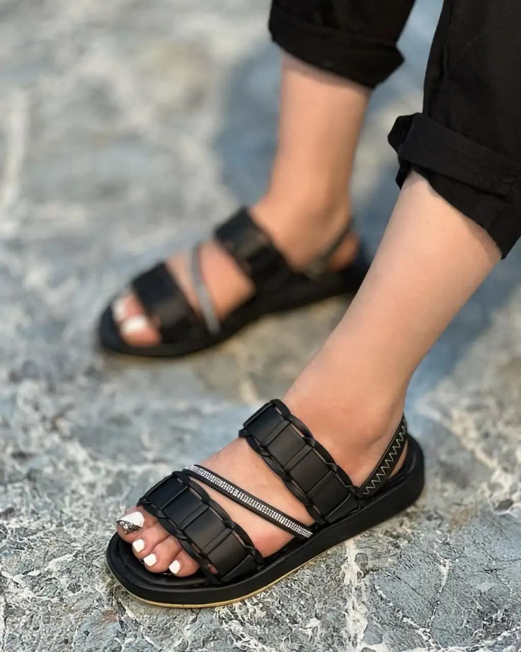 صندل پشت کشی (مشکی) کد 4615 — تصویر ۳