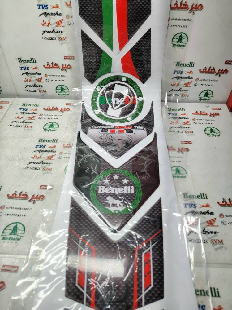 پد (برچسب) کامل روی باک و درب باک موتور بنلی 300 دوسیلندر جدید نیوفیس و قدیم (پرچمی)