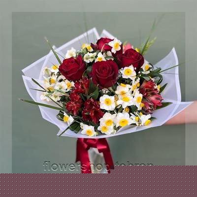 جام گل خواستگاری لاکچری برای خوشحال کردن عزیزانت در هر مناسبتی