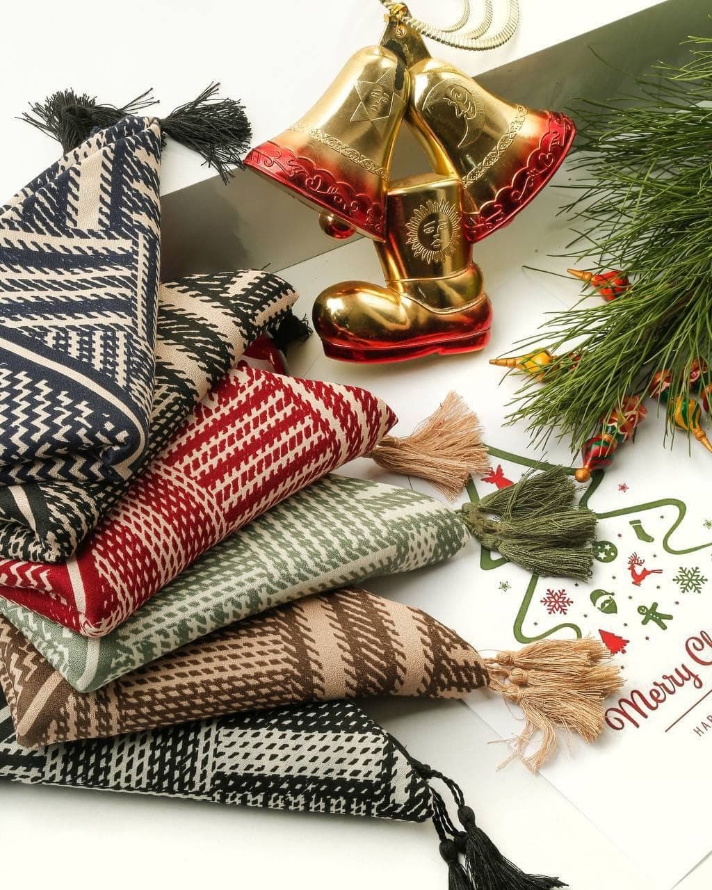 روسری نخی سیا اسکارف منگوله دار کد 197