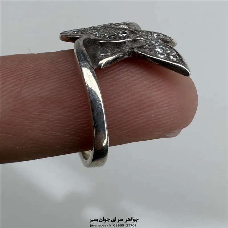 انگشتر زنانه نقره ۹۲۵ با طراحی گل و برگ — تصویر ۲