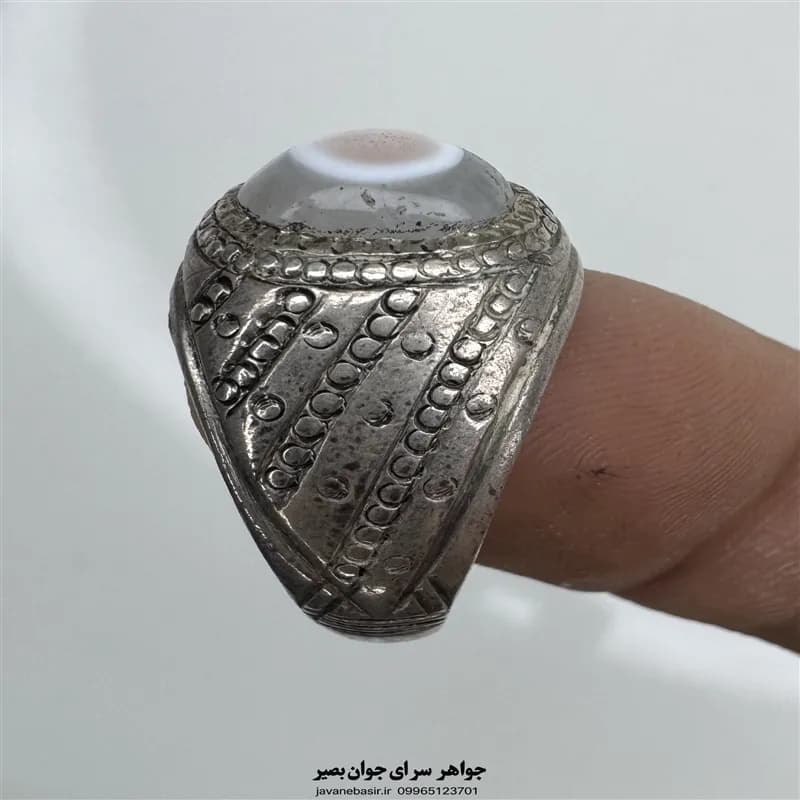 انگشتر باباقوری تک‌چشم با رکاب نقره دست‌ساز — تصویر ۲