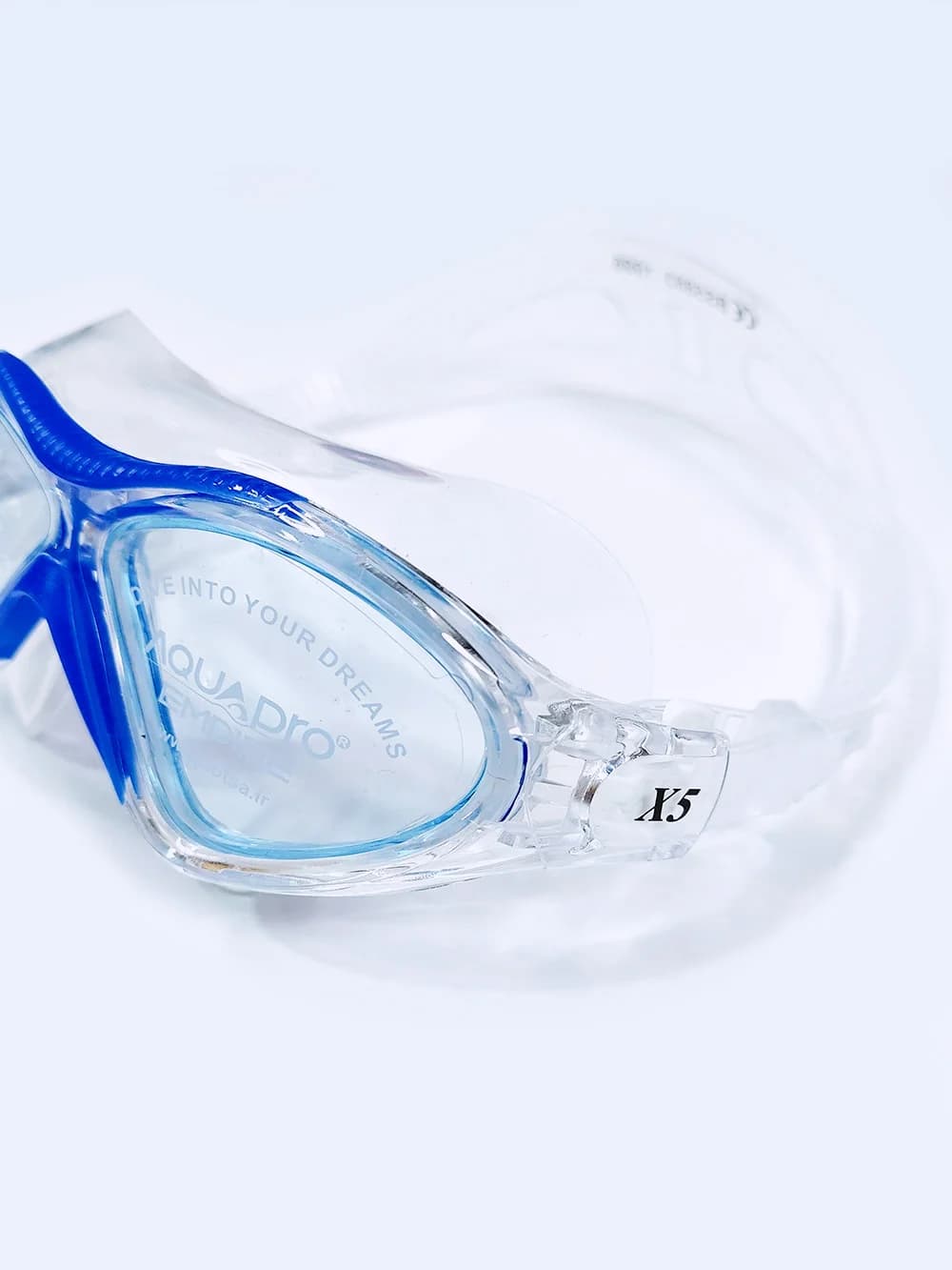 عینک شنا فرم بزرگ آکواپرو Aquapro مدل X5 زنانه و مردانه سیلیکونی ضد بخار آبی — تصویر ۳