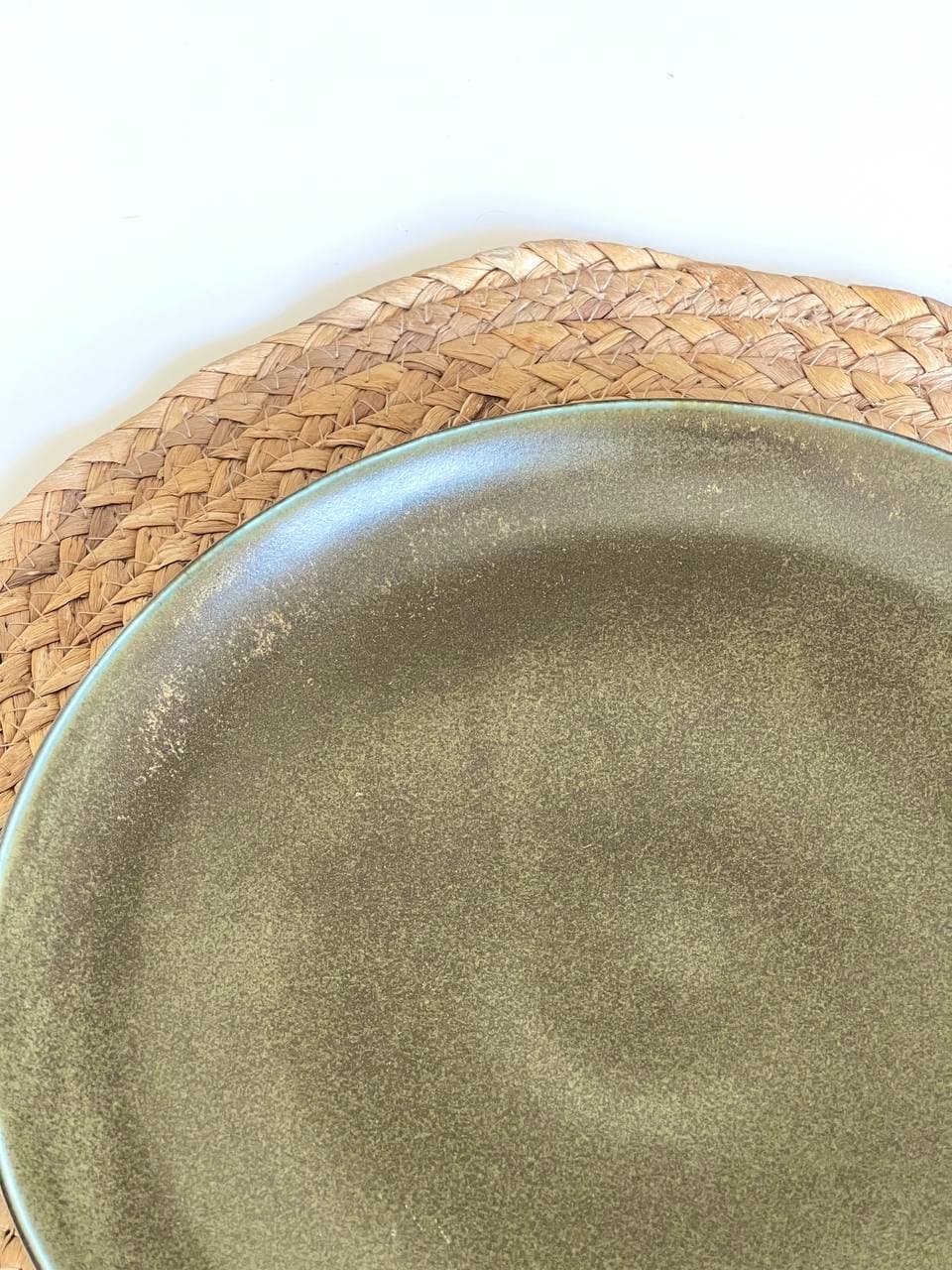دیس چینی گرد بی وی کی BVK طرح زیتونی Olva — تصویر ۲