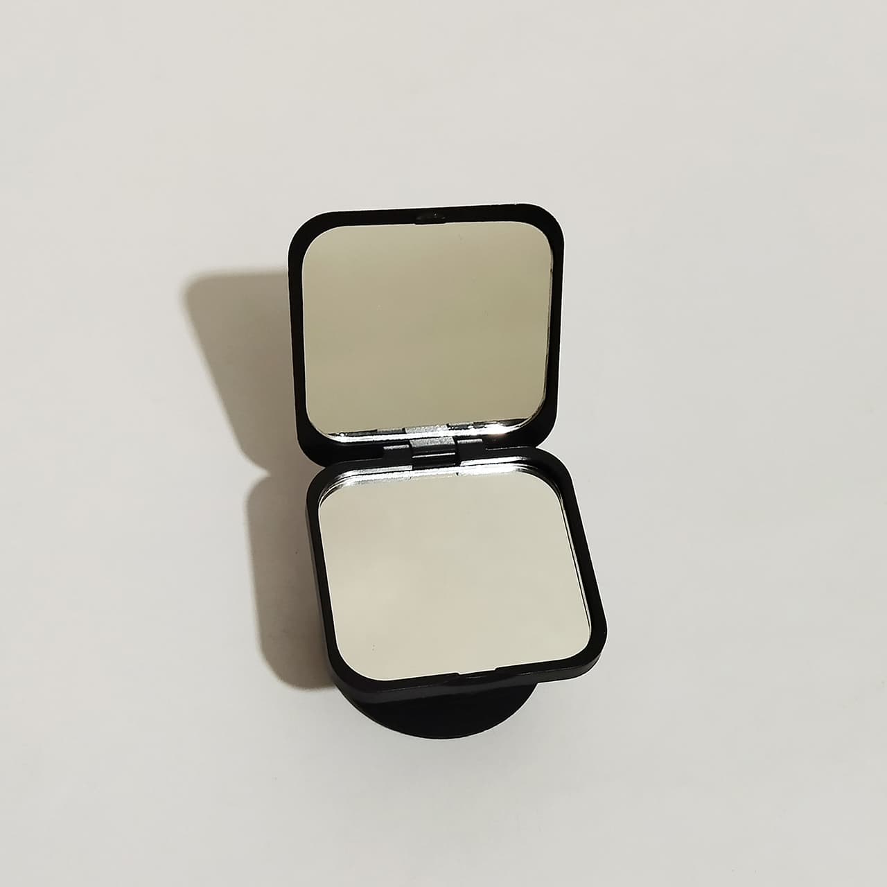 پایه نگهدارنده گوشی موبایل کد 4601 مدل آینه دار — تصویر ۳