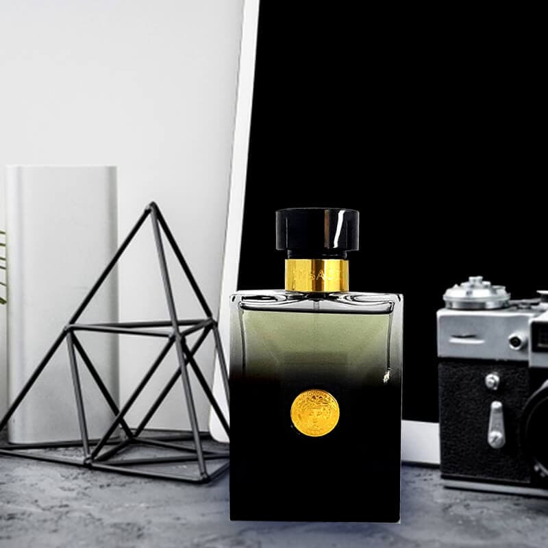 عطر ادکلن مردانه Versace Pour homme Oud Noir — تصویر ۲