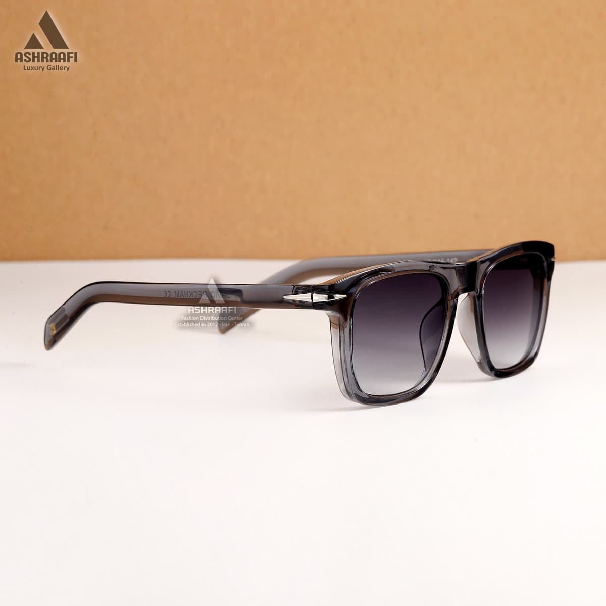 عینک آفتابی دیوید بکهام David Beckham DB7020 — تصویر ۸