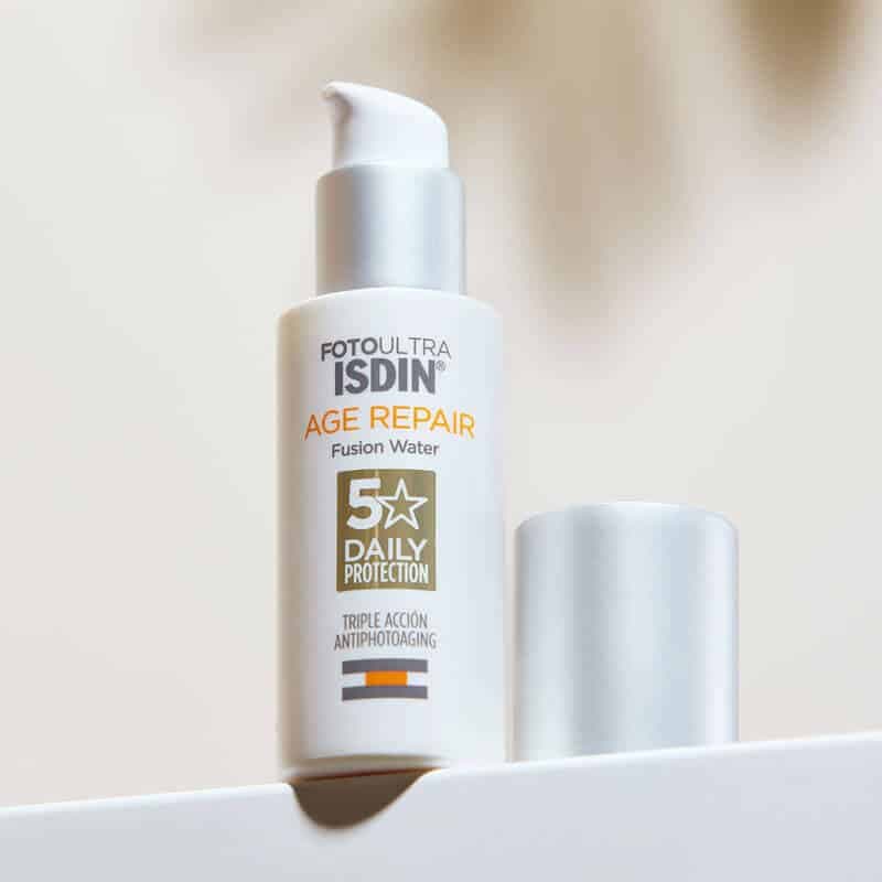 ضدآفتاب بدون رنگ ایزدین ISDIN مدل Age Repair Fusion Water(SPF 50)