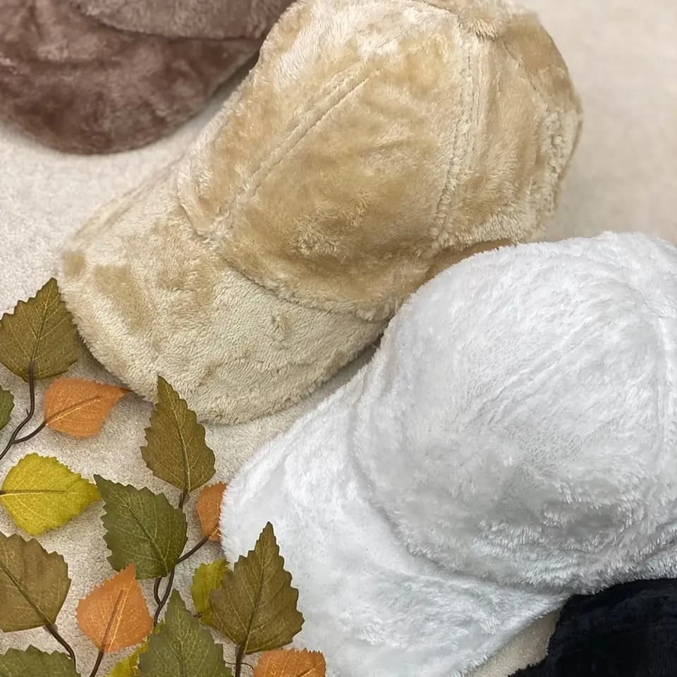 کلاه بیسبالی تدی خزدار دخترانه — تصویر ۲