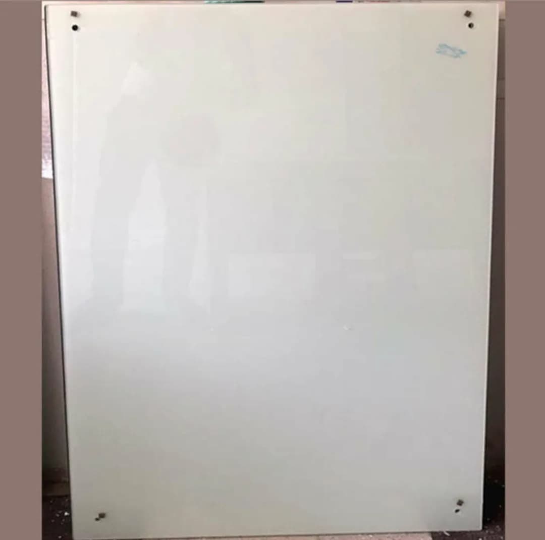 تخته وایت برد شیشه ای مدل G020 سایز 120×70 سانتی متر — تصویر ۲