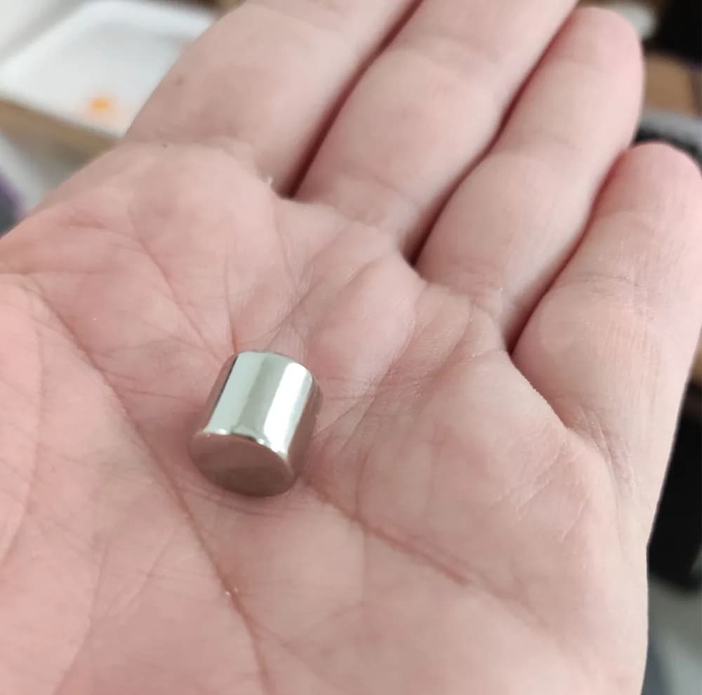 آهن ربا مدل نئودیمیوم استوانه D10x10mm بسته 4عددی — تصویر ۳