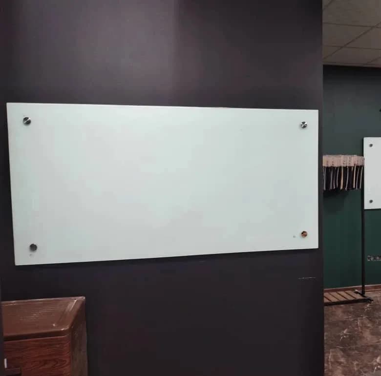 وایتبرد شیشهای عکسنگ مدل AXANG -1290 سایز 120×90 سانتیمتر — تصویر ۶