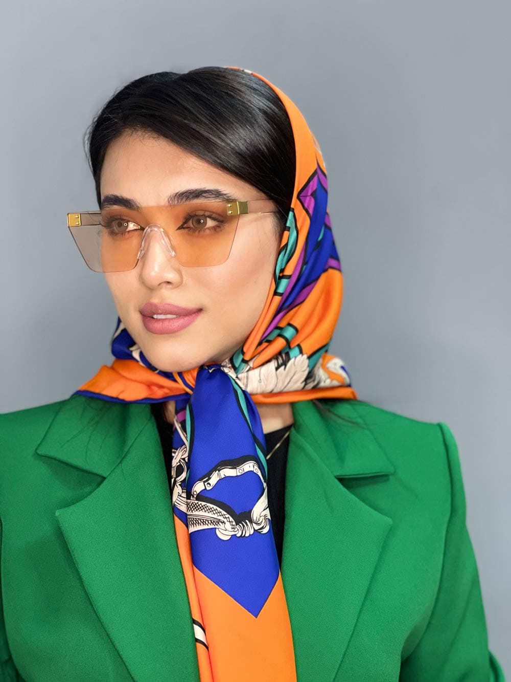 عینک آفتابی زنانه مستطیلی نارنجی برند پرادا یووی400 — تصویر ۳