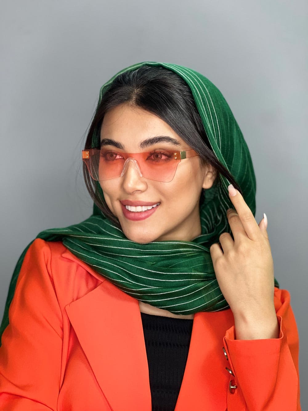 عینک آفتابی زنانه مستطیلی نارنجی برند پرادا یووی400 — تصویر ۷