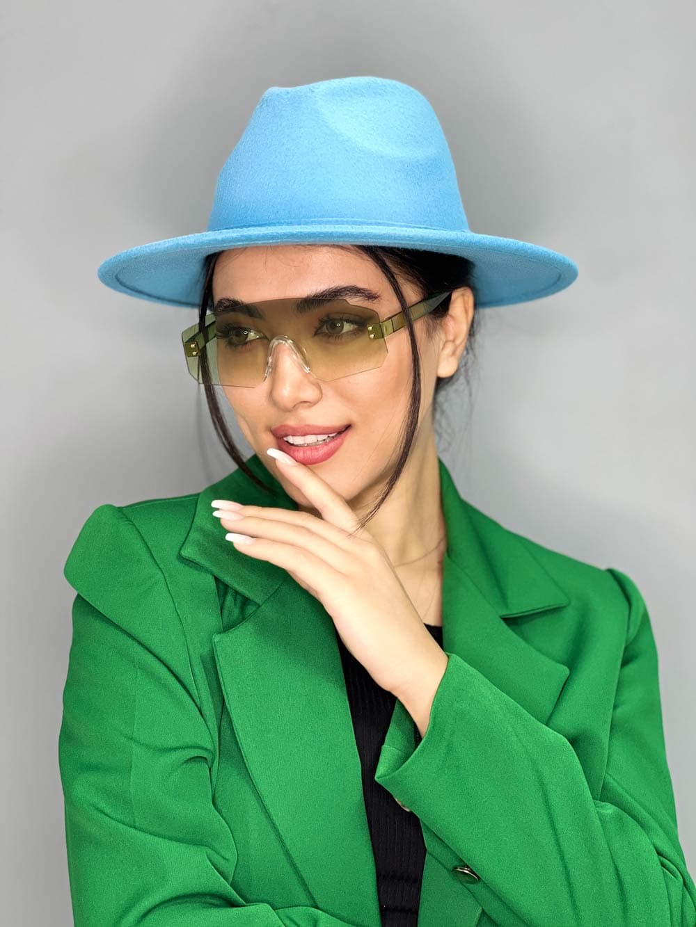 عینک آفتابی زنانه سبز خلبانی برند پرادا یووی400 — تصویر ۲