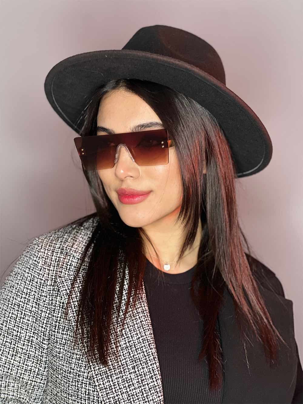 عینک آفتابی زنانه اورجینال قهوه ای برند پرادا مستطیلی یووی400