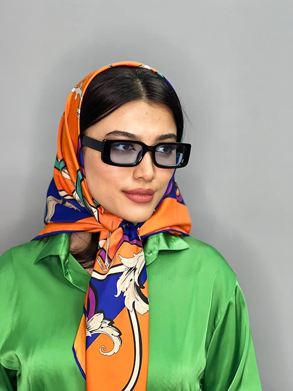 عینک آفتابی اورجینال زنانه پرادا عدسی آبی جدید — تصویر ۲